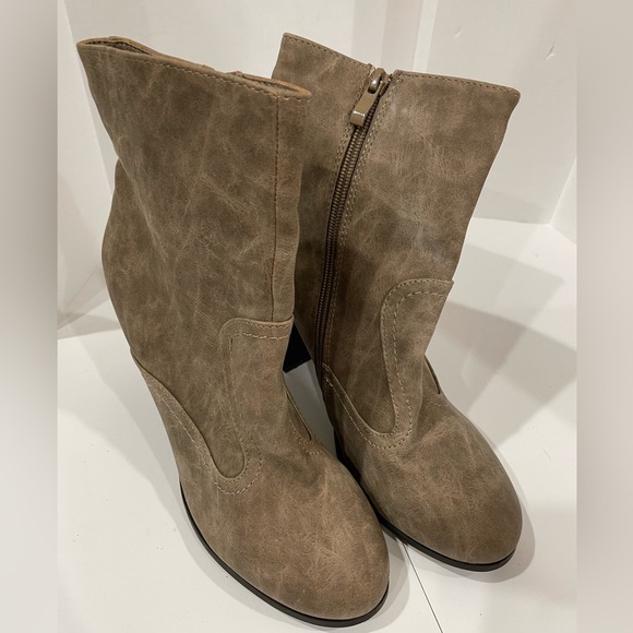 2 Lips Too Taupe Ankle Heeled Boots - Picture 5 of 5